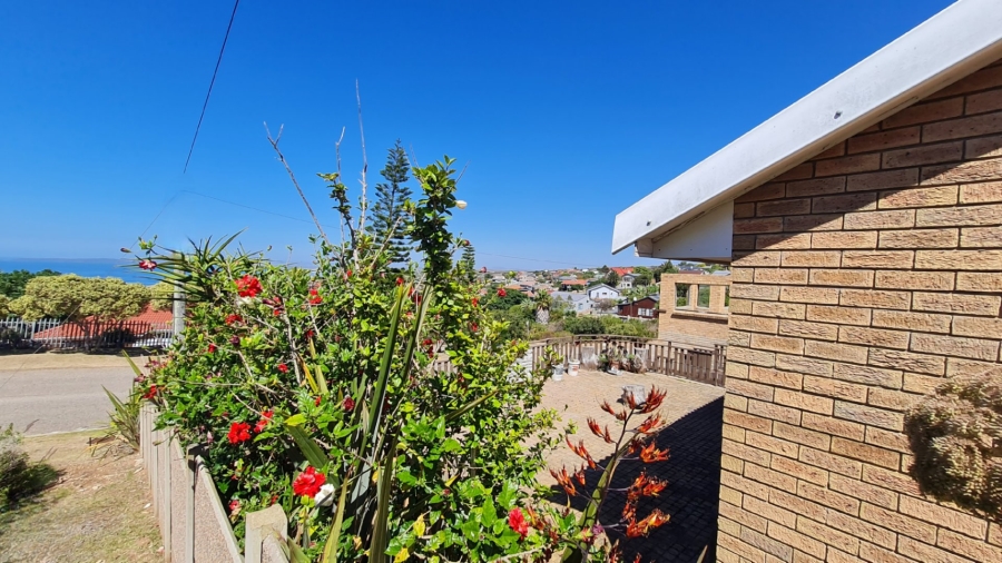 4 Bedroom Property for Sale in Dana Bay Western Cape